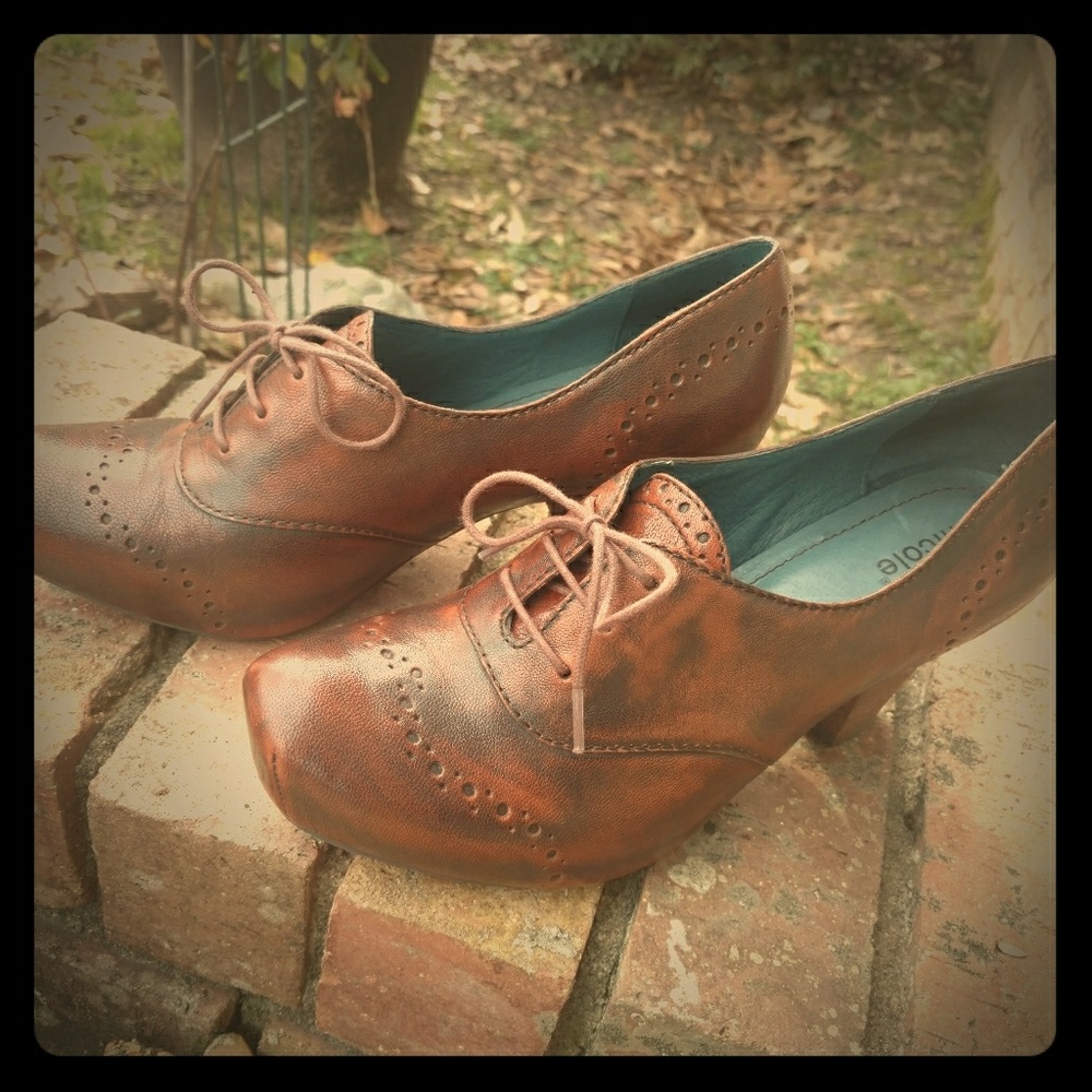 Nicole Brand Velvet Brown Lace-up Heels